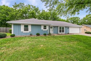 18996 Lowell Avenue, Stilwell, KS 66085