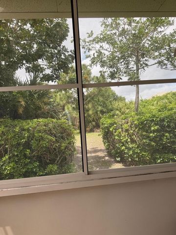 822 NW Sorrento Lane, Port St. Lucie, FL 34986
