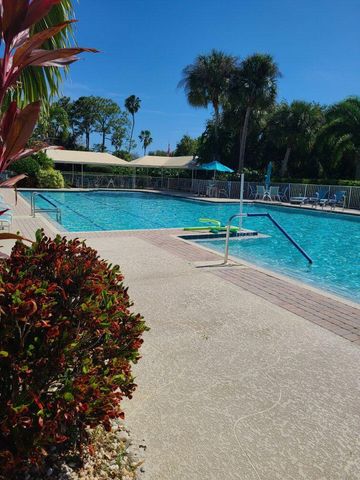 822 NW Sorrento Lane, Port St. Lucie, FL 34986