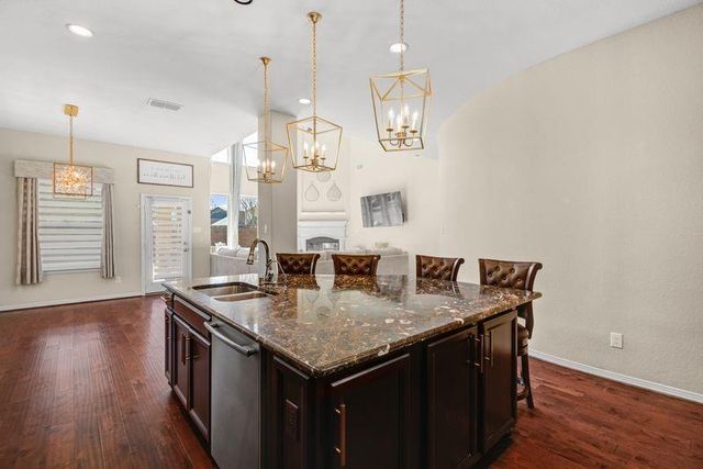 3014 Peach Creek Court, Pearland, TX 77584