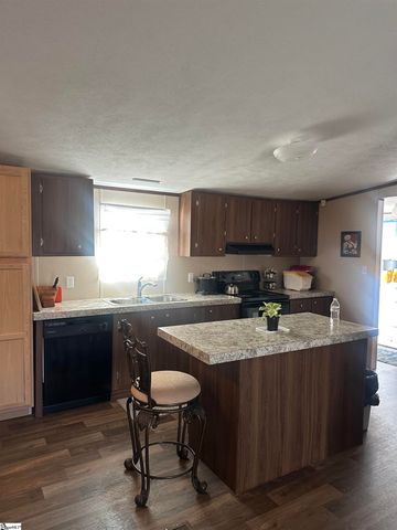 341 Pine Hills Road, Woodruff, SC 29388