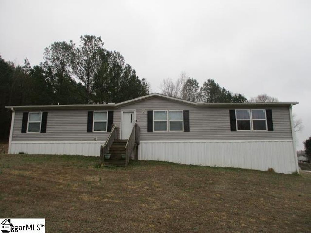 341 Pine Hills Road, Woodruff, SC 29388