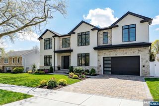 192 Thomas Drive, Paramus, NJ 07652