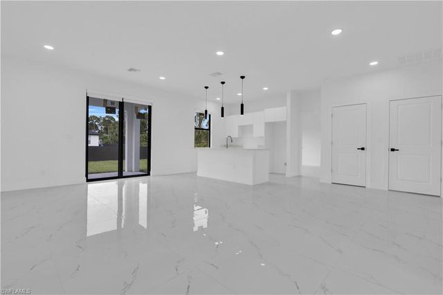 3202 32nd ST W, Lehigh Acres, FL 33971