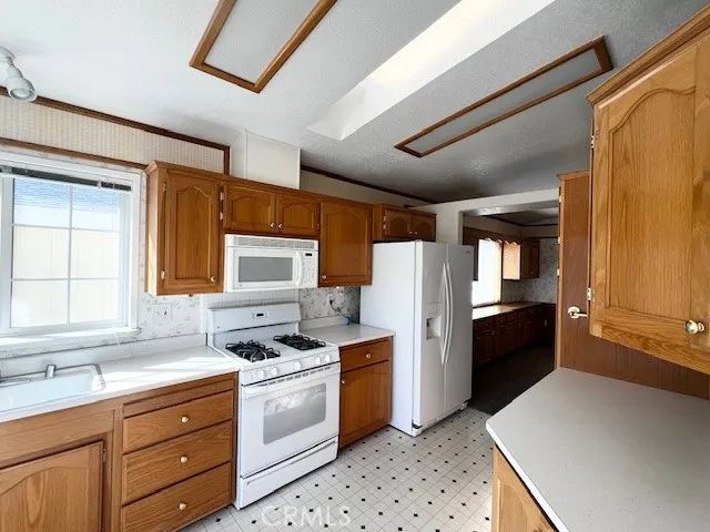 3850 Atlantic 287, Highland, CA 92346