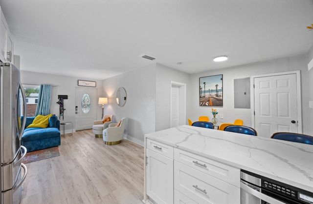 561 NE 61st St, Oakland Park, FL 33334