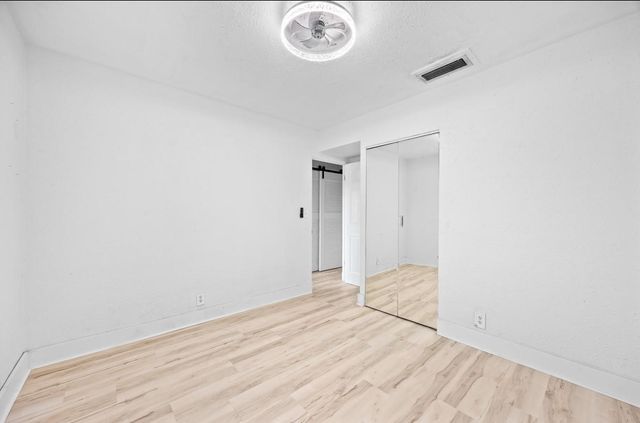 561 NE 61st St, Oakland Park, FL 33334