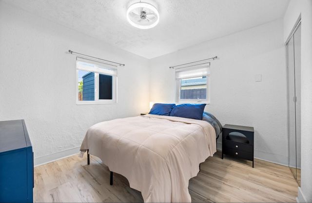 561 NE 61st St, Oakland Park, FL 33334