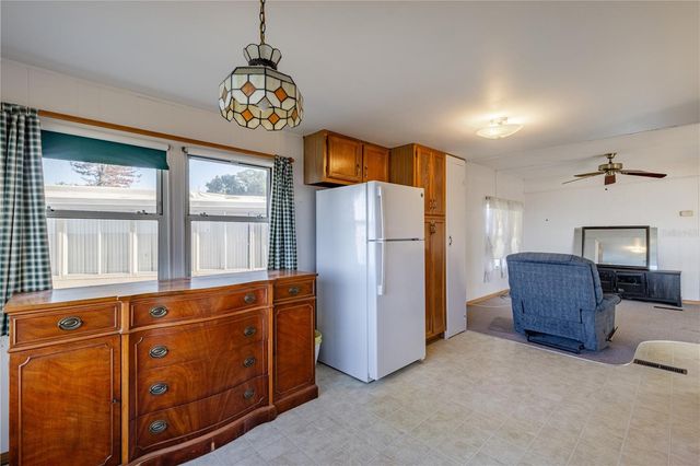 12315 US HIGHWAY 441 23, Tavares, FL 32778