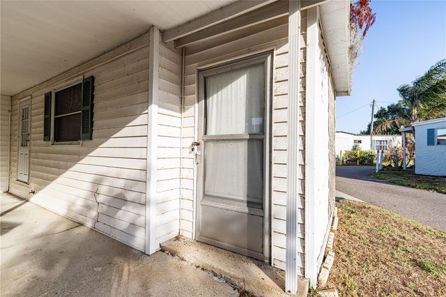 12315 US HIGHWAY 441 23, Tavares, FL 32778