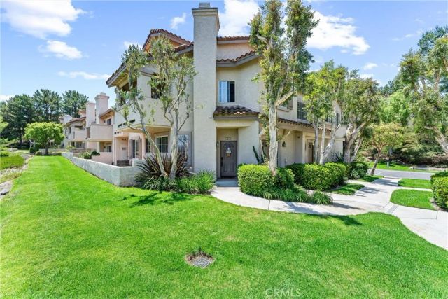 7977 E Viewrim Drive, Anaheim Hills, CA 92808