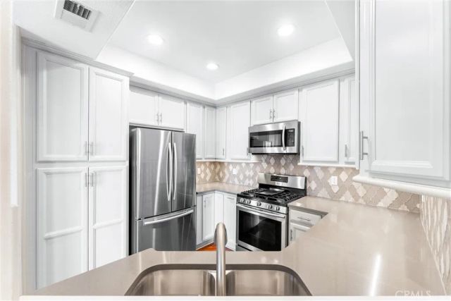 7977 E Viewrim Drive, Anaheim Hills, CA 92808