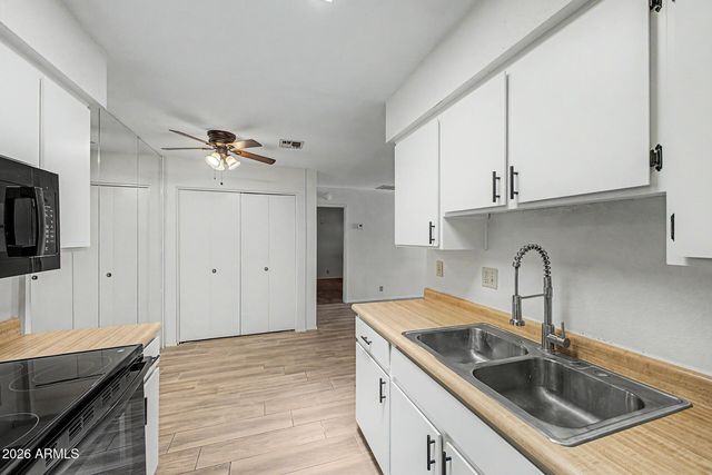 20236 N 6TH Drive 6, Phoenix, AZ 85027