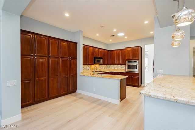 2748 Leys Burnett Avenue, Henderson, NV 89044