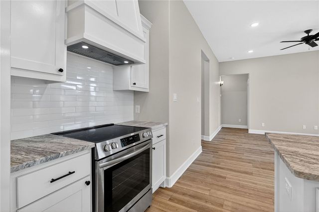 200 Orchard Cove, Snook, TX 77878