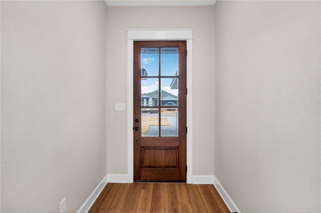 200 Orchard Cove, Snook, TX 77878