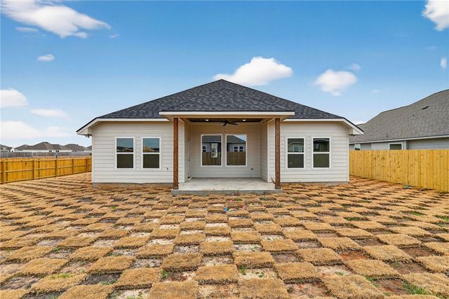 200 Orchard Cove, Snook, TX 77878