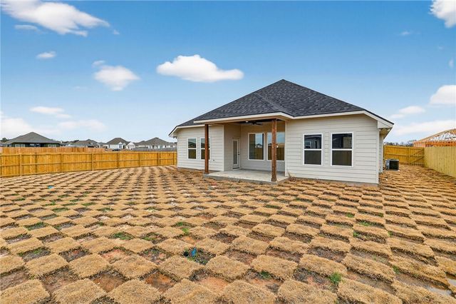 200 Orchard Cove, Snook, TX 77878