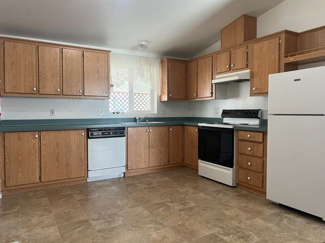 6850 Downing Road 25, Central Point, OR 97502