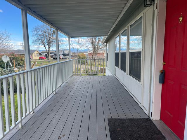 6850 Downing Road 25, Central Point, OR 97502