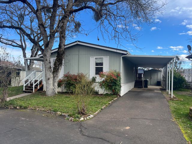 6850 Downing Road 25, Central Point, OR 97502