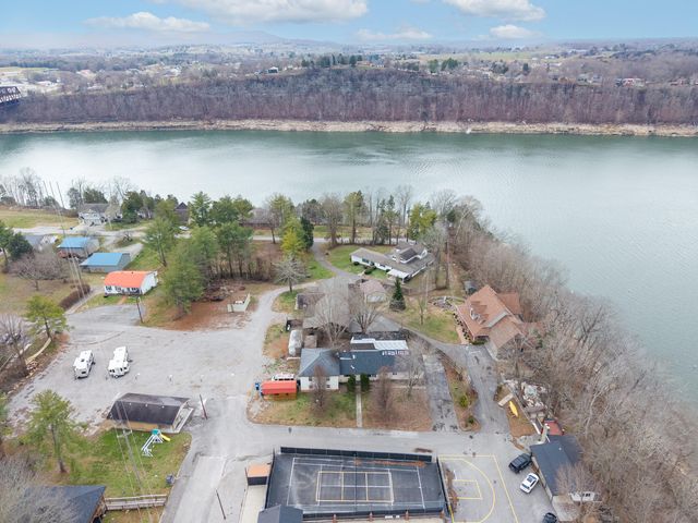 105 Villagers Resort Drive, Somerset, KY 42503