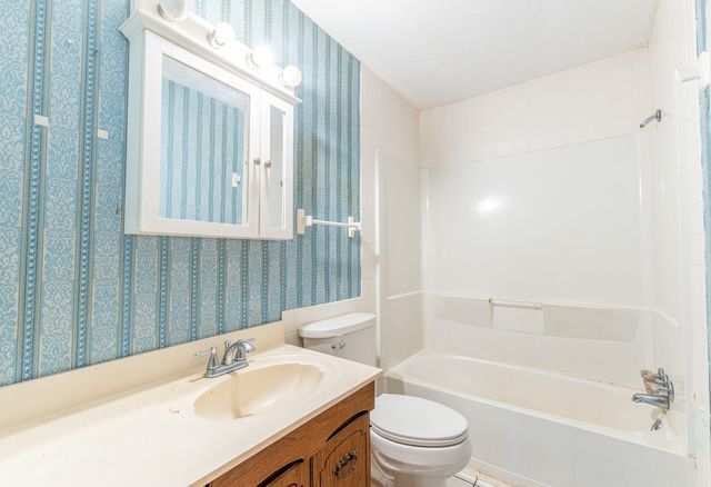 105 Villagers Resort Drive, Somerset, KY 42503