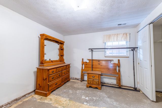 105 Villagers Resort Drive, Somerset, KY 42503