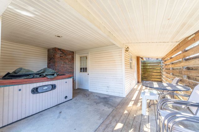 105 Villagers Resort Drive, Somerset, KY 42503