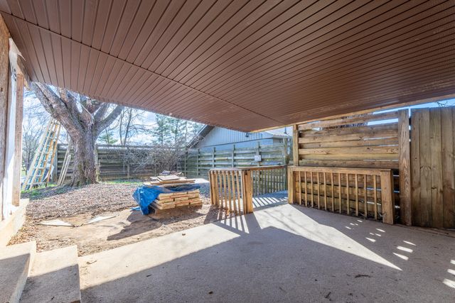 105 Villagers Resort Drive, Somerset, KY 42503