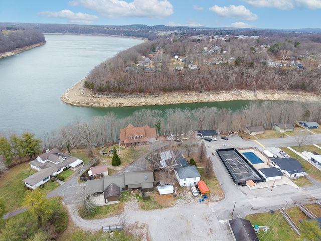 105 Villagers Resort Drive, Somerset, KY 42503