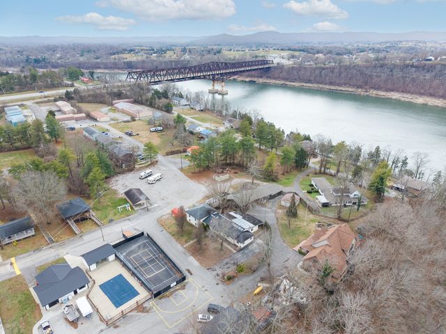 105 Villagers Resort Drive, Somerset, KY 42503
