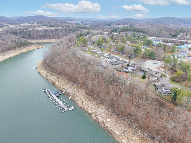 105 Villagers Resort Drive, Somerset, KY 42503