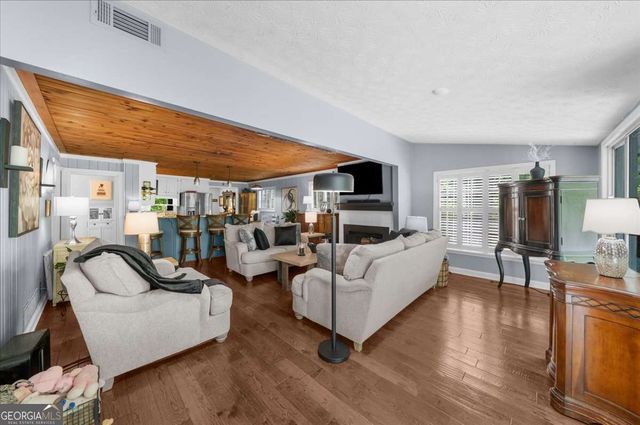 6551 Bermuda Lane, Flowery Branch, GA 30542