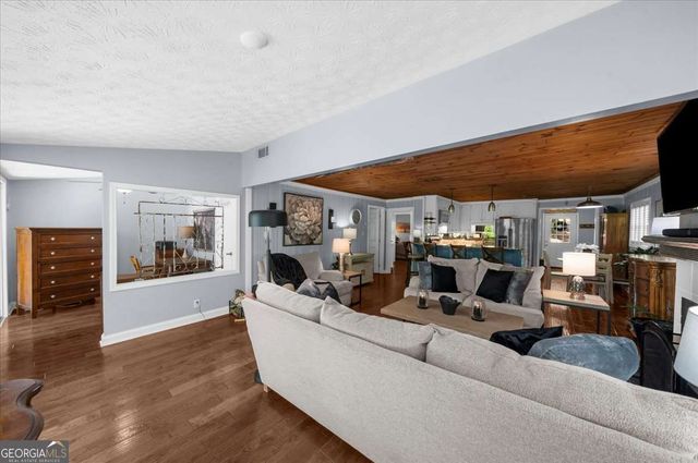 6551 Bermuda Lane, Flowery Branch, GA 30542