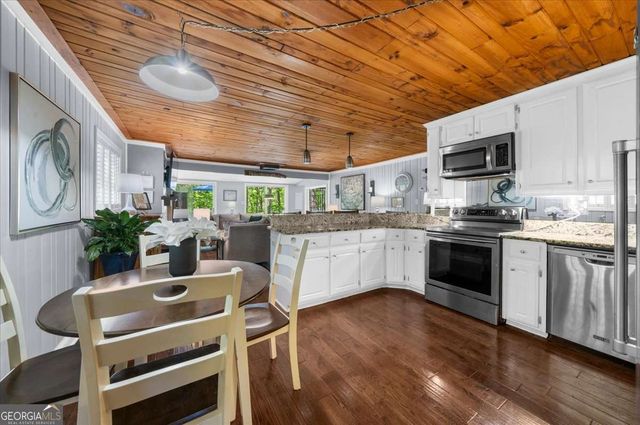 6551 Bermuda Lane, Flowery Branch, GA 30542
