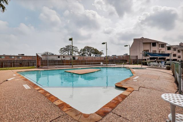 3663 E Nasa Parkway 603, Seabrook, TX 77586