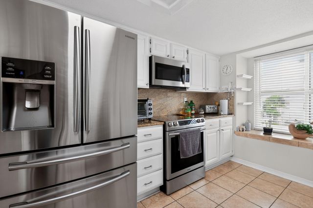 3663 E Nasa Parkway 603, Seabrook, TX 77586