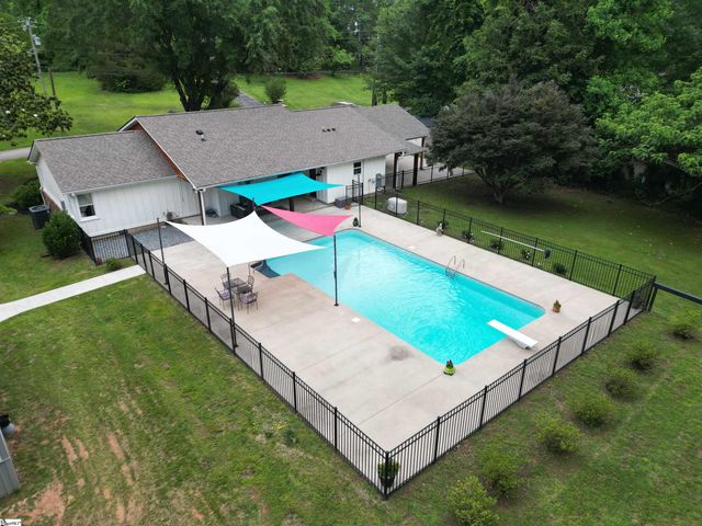 508 Forest Drive, Landrum, SC 29356