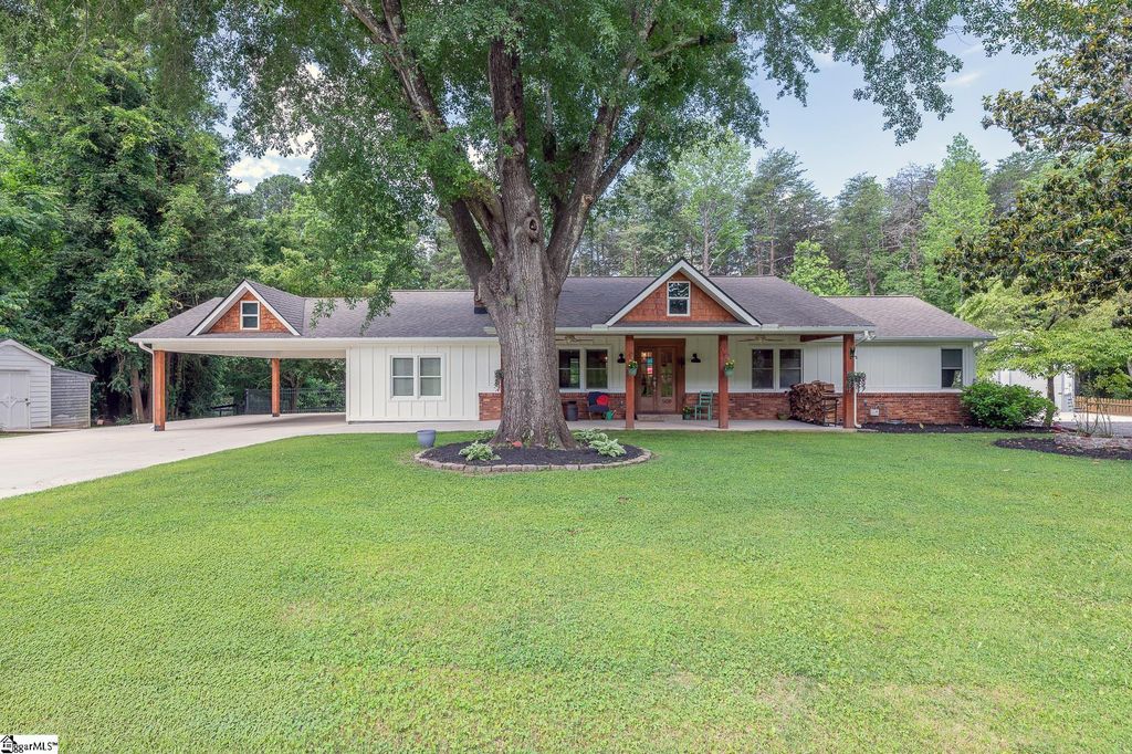 508 Forest Drive, Landrum, SC 29356