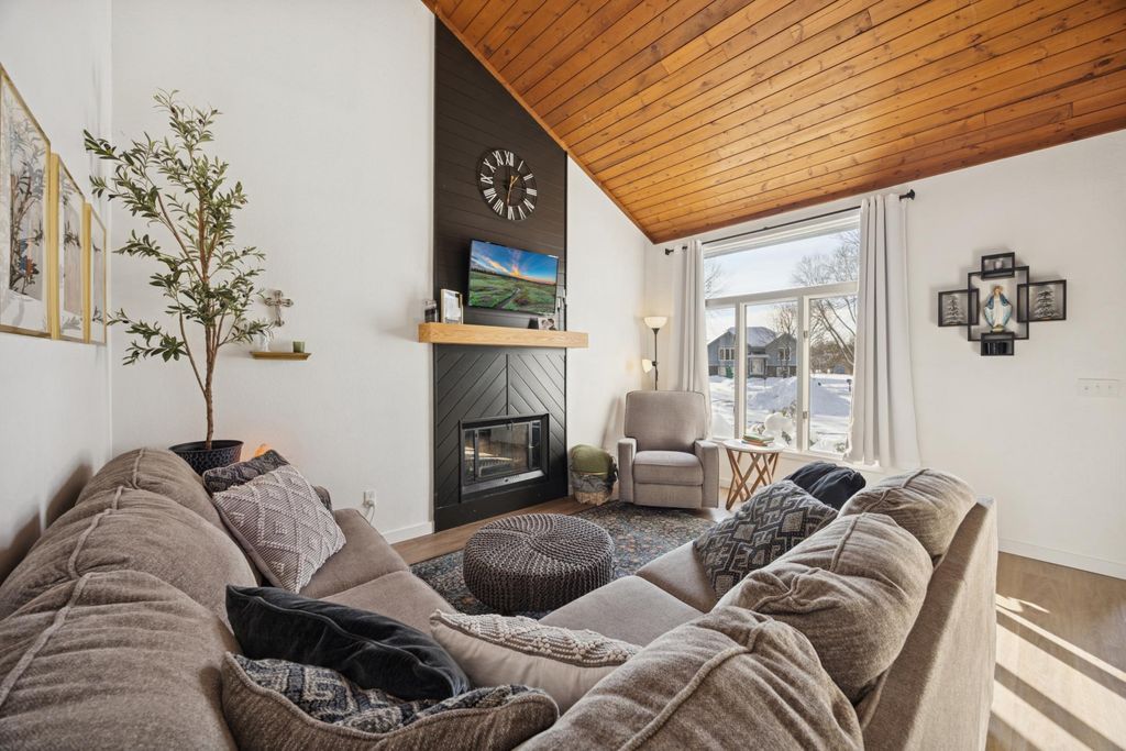 1422 Northway Court, Saint Cloud, MN 56303