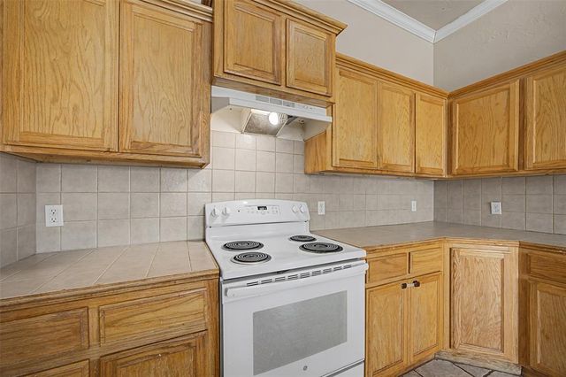 2137 Scissortail Landing Drive, Edmond, OK 73012