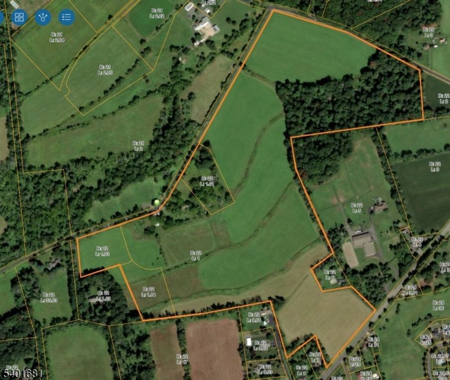32 Reading Rd, Delaware Twp., NJ 08559