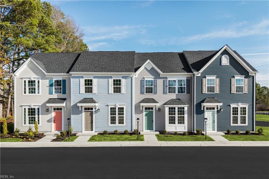 210 Reids Place DR, Suffolk, VA 23434