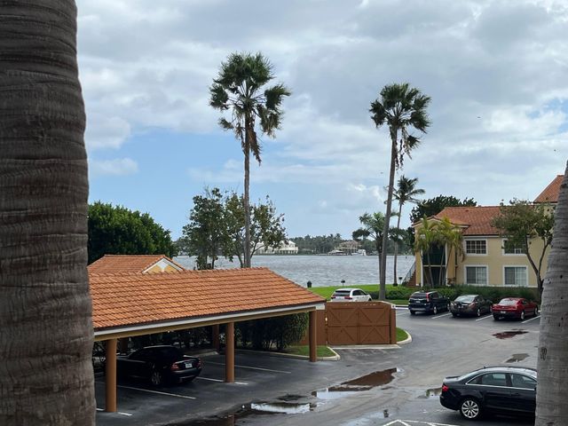 160 Yacht Club Way 209, Hypoluxo, FL 33462