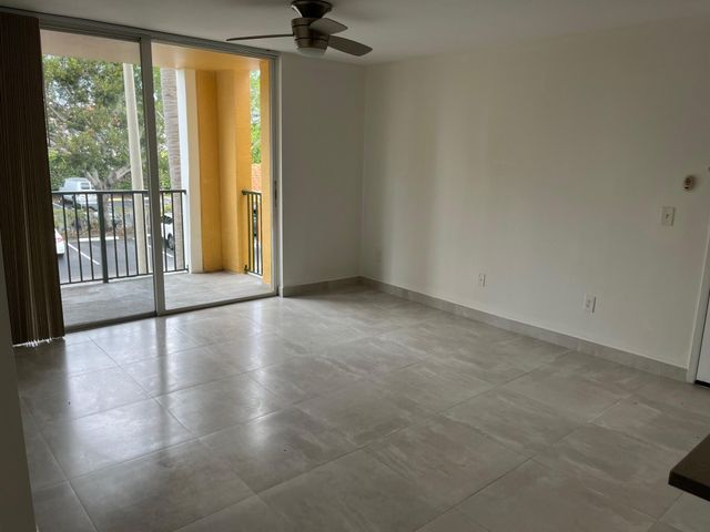 160 Yacht Club Way 209, Hypoluxo, FL 33462