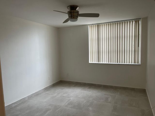 160 Yacht Club Way 209, Hypoluxo, FL 33462