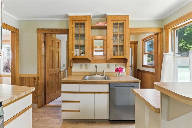 73 Howland St, Marlborough, MA 01752