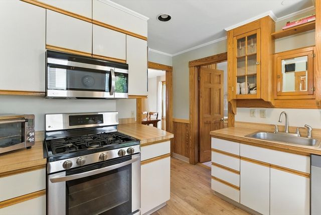 73 Howland St, Marlborough, MA 01752