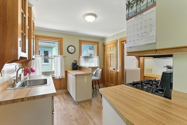 73 Howland St, Marlborough, MA 01752